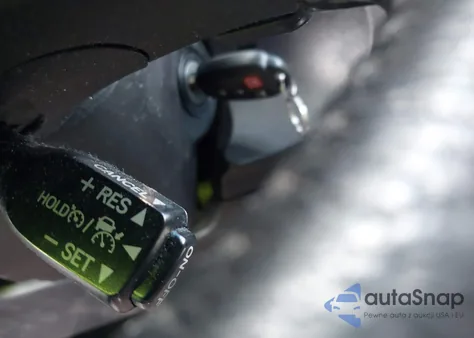 2018 Toyota Corolla Se from USA, damaged, VIN 2T1BURHEXJC055810